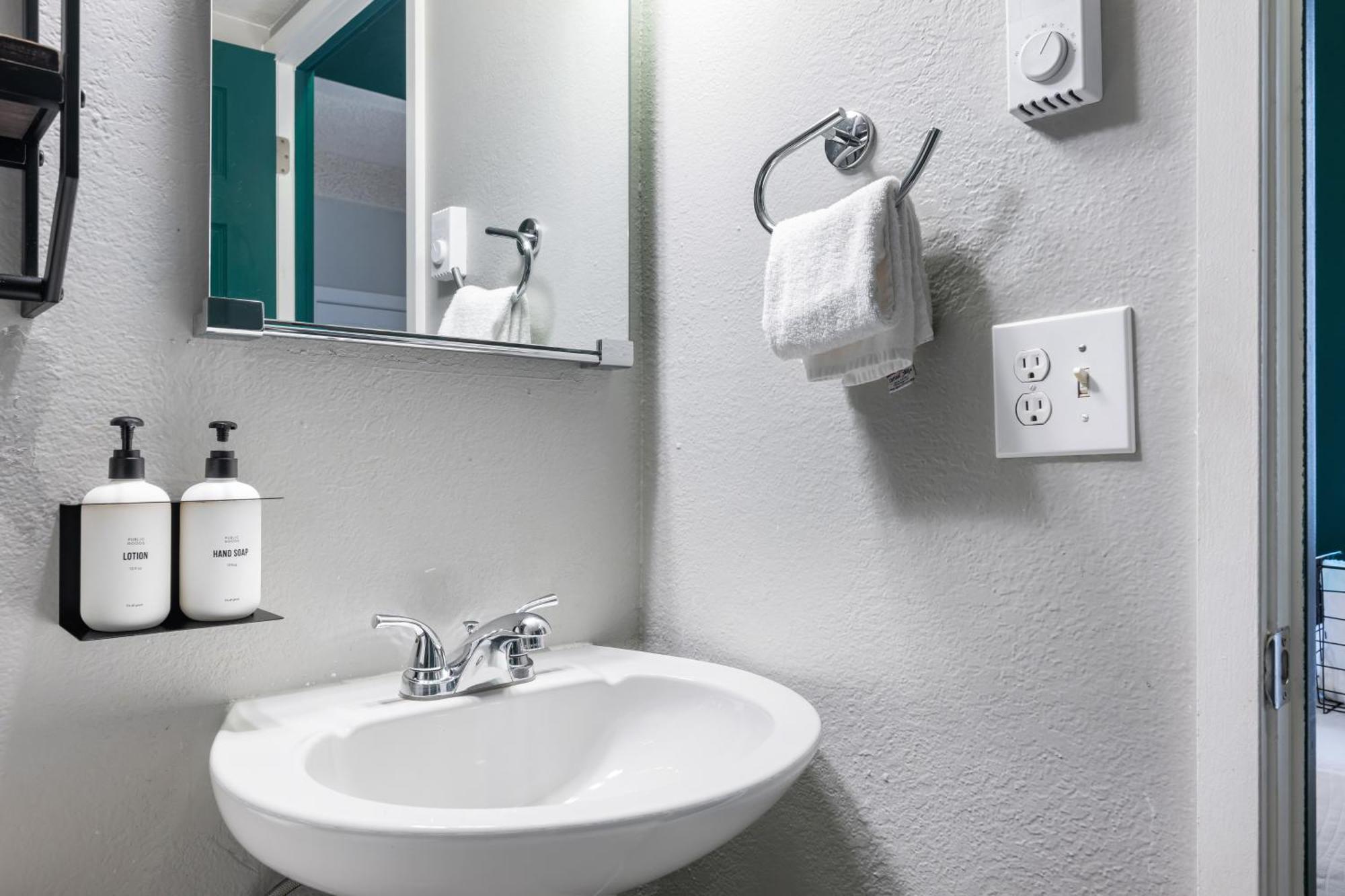 Oxford Apartment By At Mine Hospitality Seattle Buitenkant foto