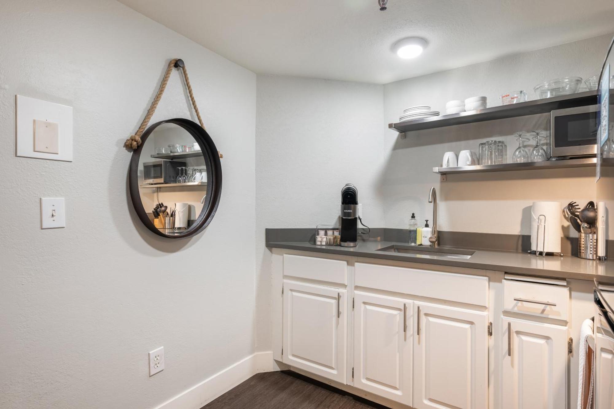 Oxford Apartment By At Mine Hospitality Seattle Buitenkant foto