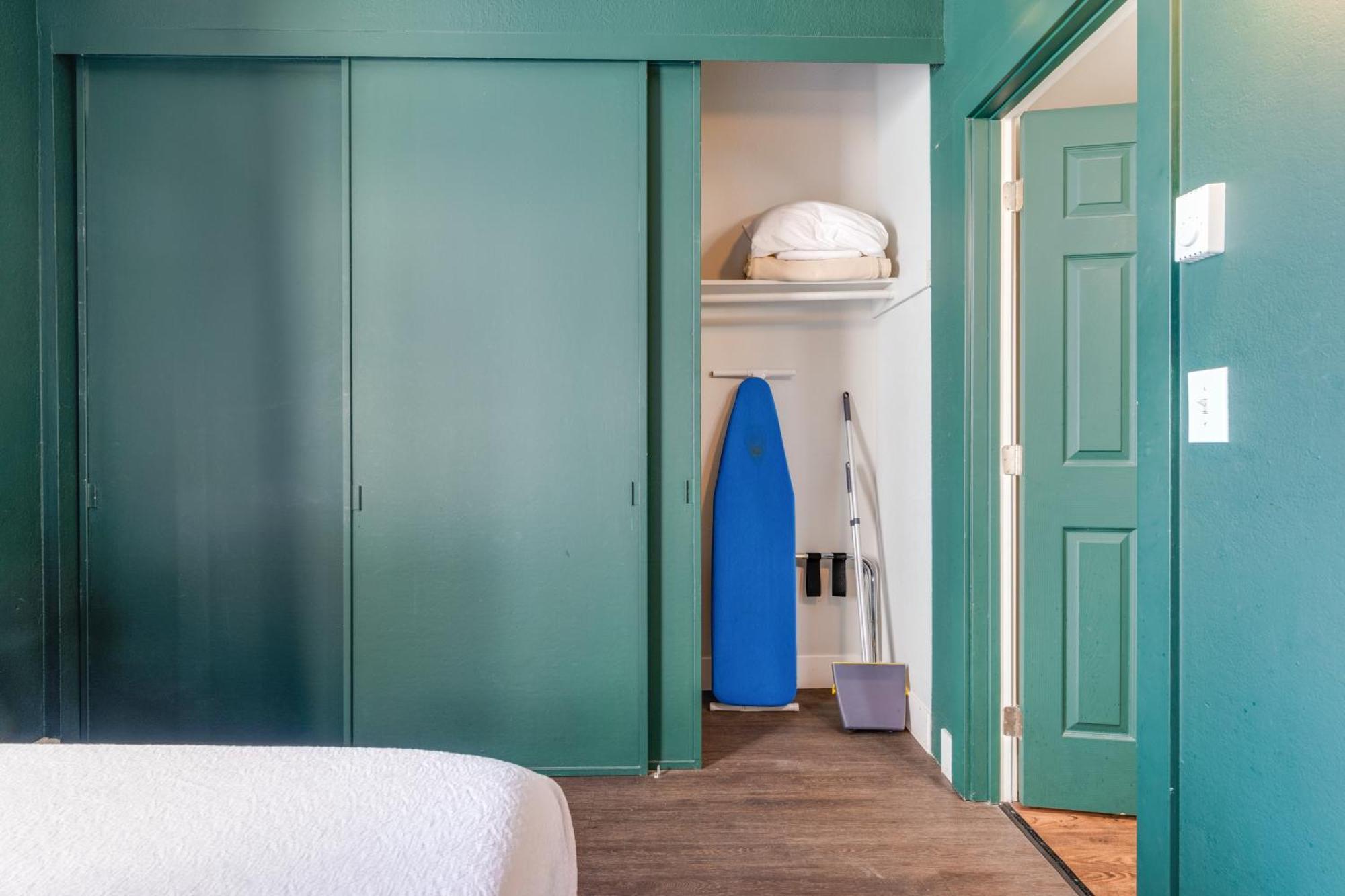 Oxford Apartment By At Mine Hospitality Seattle Buitenkant foto