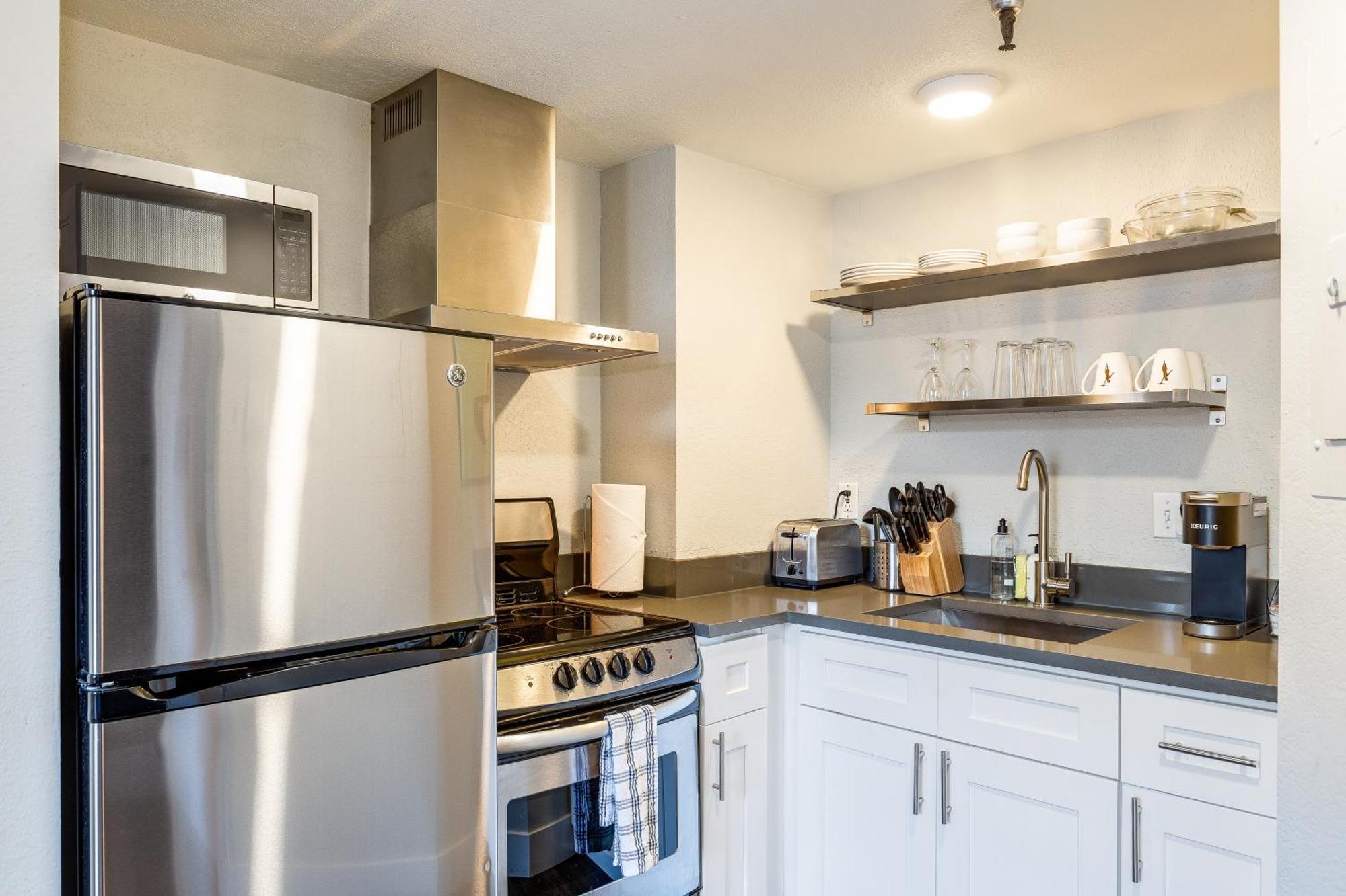Oxford Apartment By At Mine Hospitality Seattle Buitenkant foto